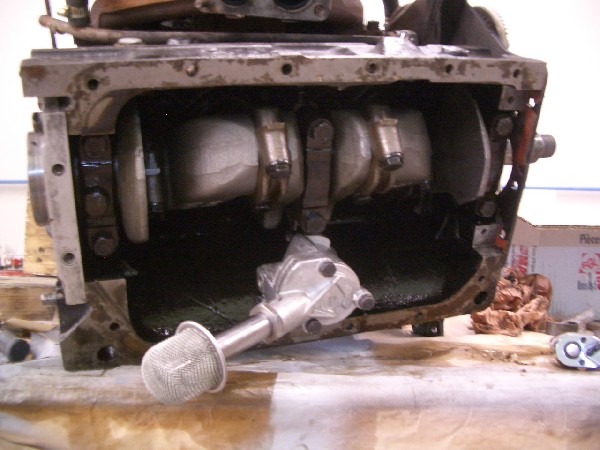 Réfection du bas moteur sur une Triumph Spitfire 1500<br />

